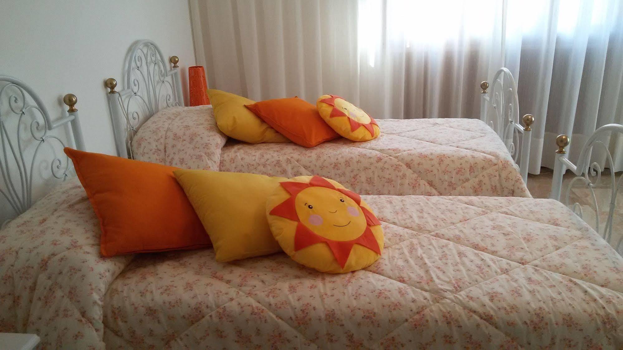 B&B Soleluna Massa Fiscaglia Esterno foto
