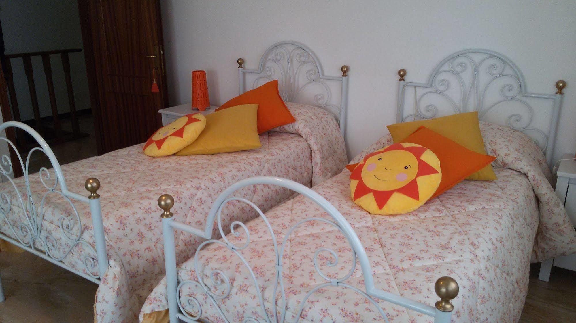 B&B Soleluna Massa Fiscaglia Esterno foto